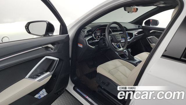 Audi Q3 2025 — photo 13