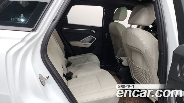 Audi Q3 2025 — photo 17