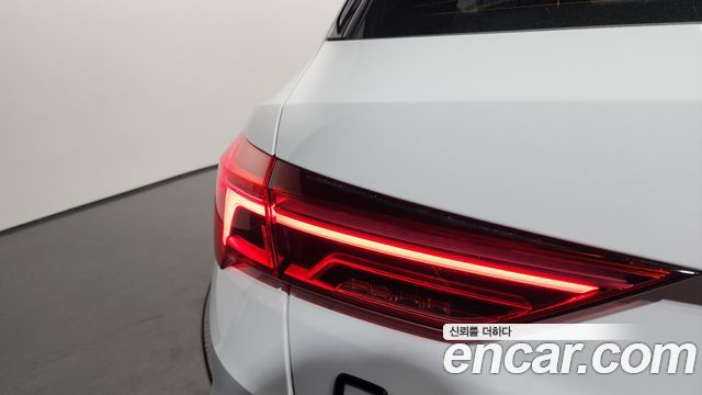 Audi Q3 2025 — photo 9