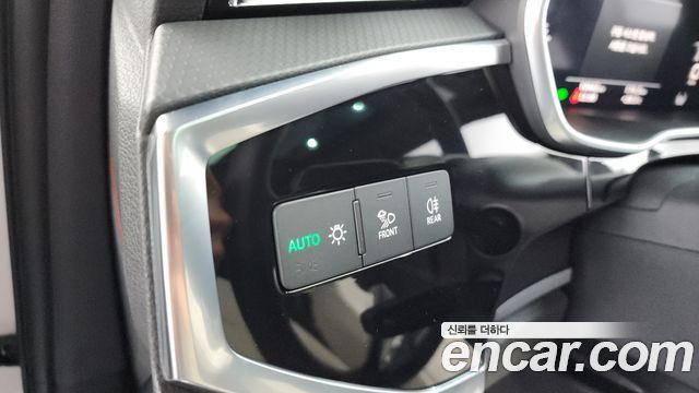 Audi Q3 2025 — photo 29