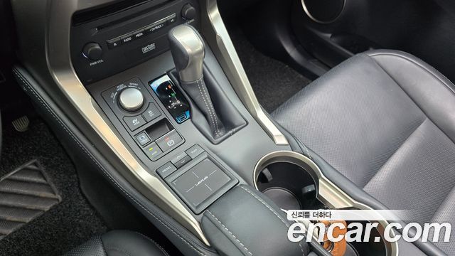 Lexus NX 2015 — photo 9