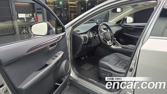 Lexus NX 2015 — photo 10