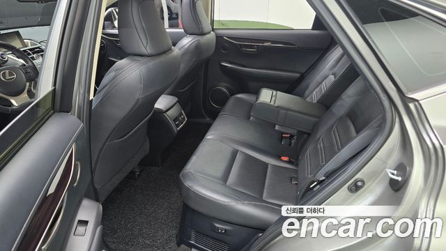 Lexus NX 2015 — photo 12