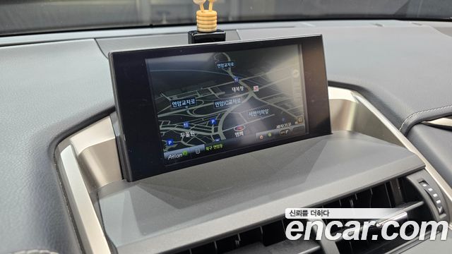 Lexus NX 2015 — photo 14