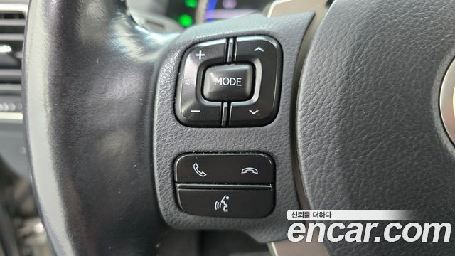 Lexus NX 2015 — photo 17
