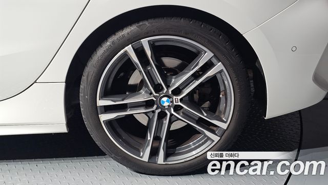 BMW 1-Series 2021 — photo 7