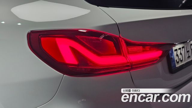 BMW 1-Series 2021 — photo 9