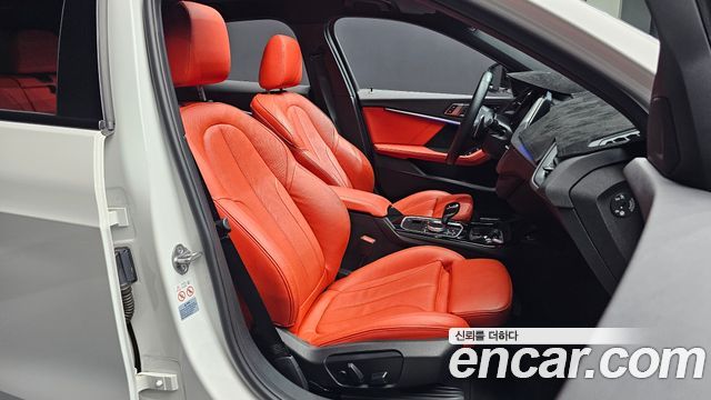 BMW 1-Series 2021 — photo 16