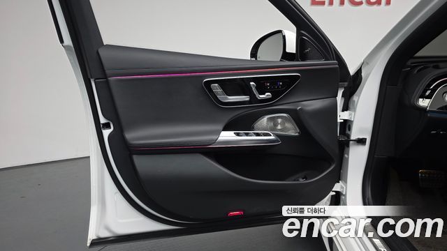 Mercedes-Benz E-Class 2025 — photo 14
