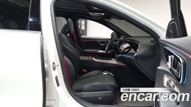 Mercedes-Benz E-Class 2025 — photo 16