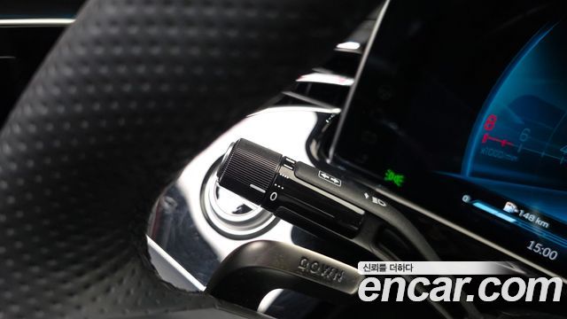 Mercedes-Benz E-Class 2025 — photo 27