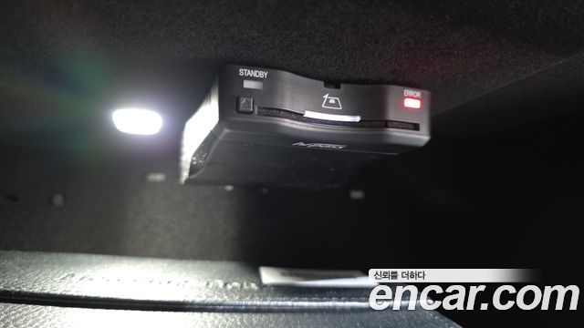 Mercedes-Benz E-Class 2025 — photo 29