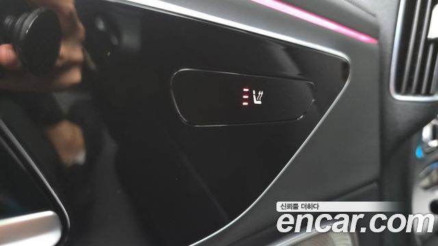 Mercedes-Benz E-Class 2025 — photo 31