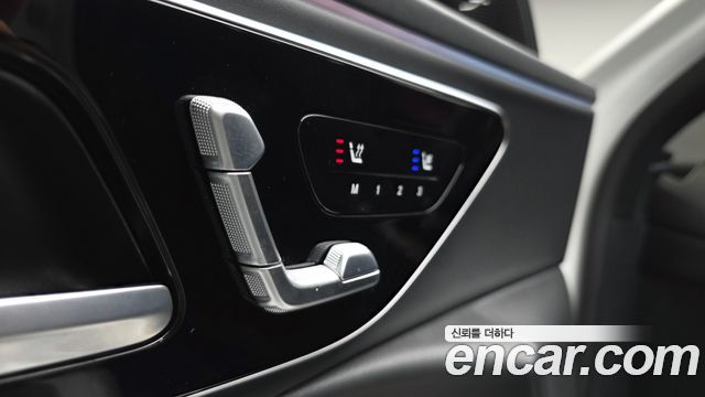 Mercedes-Benz E-Class 2025 — photo 32