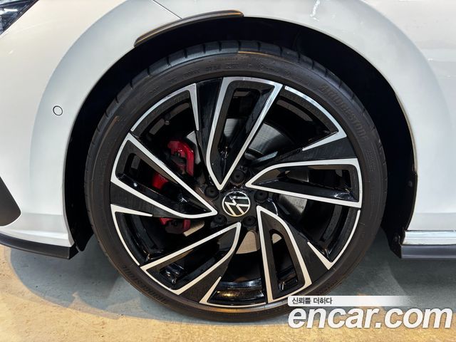 Volkswagen Golf 2024 — photo 5