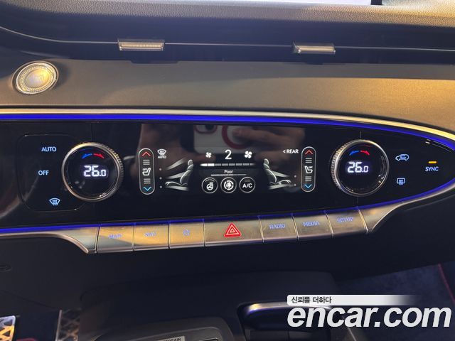 Genesis GV70 2021 — photo 13