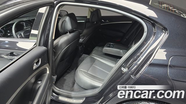 Genesis G70 2022 — photo 11