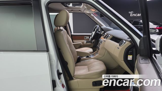 Land Rover Discovery 2015 — photo 12