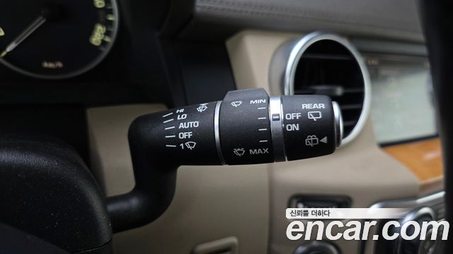 Land Rover Discovery 2015 — photo 15