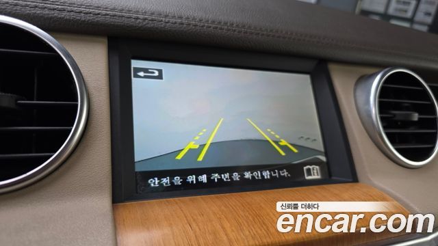 Land Rover Discovery 2015 — photo 16