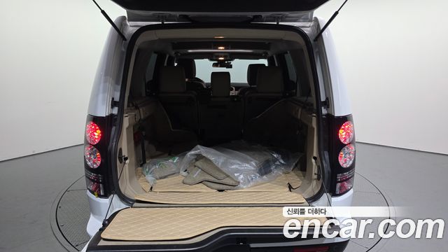 Land Rover Discovery 2015 — photo 19
