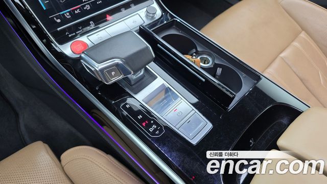 Audi A8 2020 — photo 12