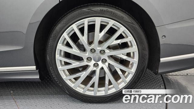 Audi A8 2020 — photo 7