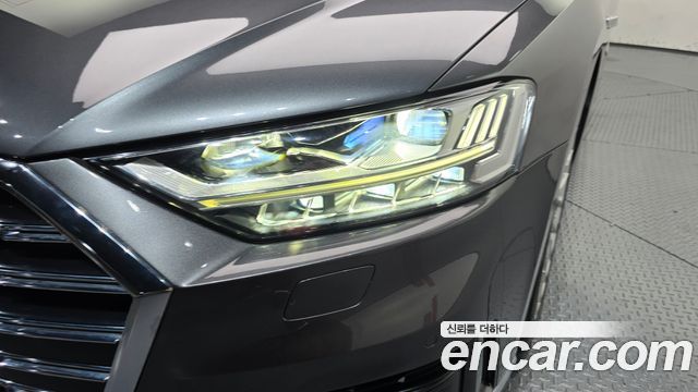 Audi A8 2020 — photo 8