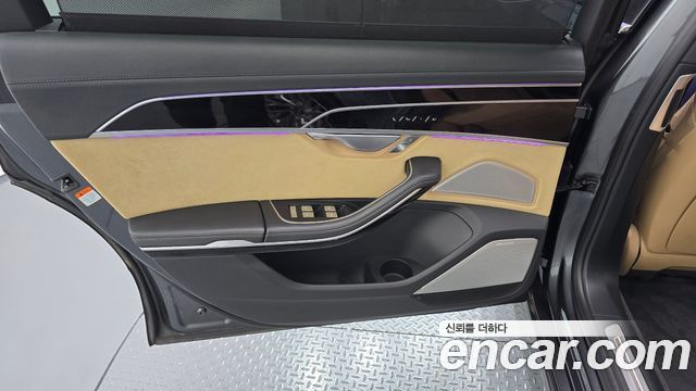 Audi A8 2020 — photo 15