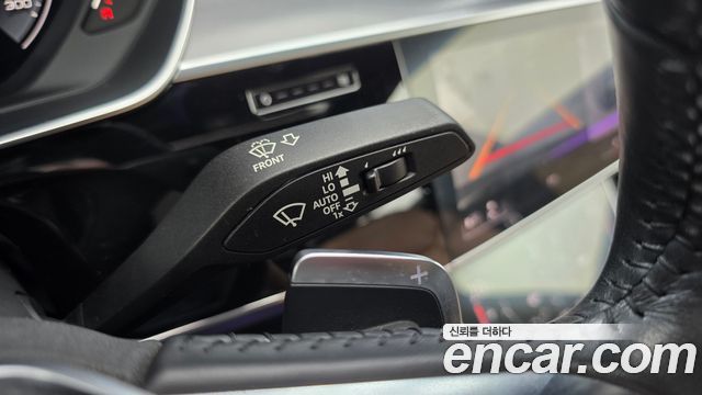 Audi A8 2020 — photo 30
