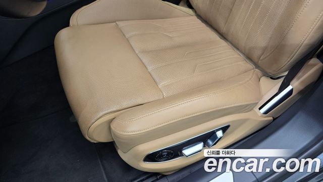 Audi A8 2020 — photo 31