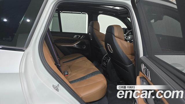 BMW X5M 2025 — photo 17