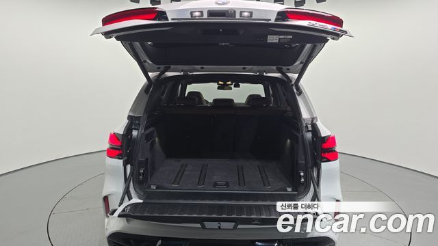 BMW X5M 2025 — photo 25