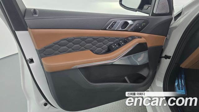 BMW X5M 2025 — photo 14