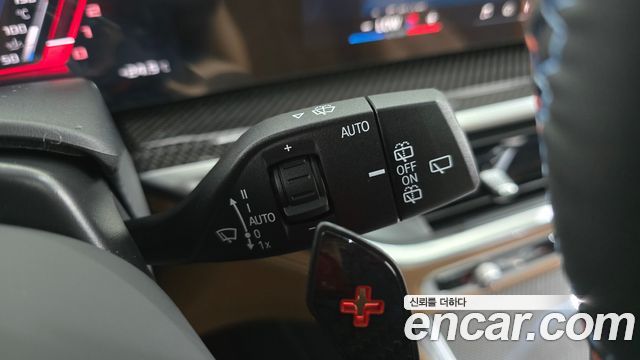 BMW X5M 2025 — photo 28