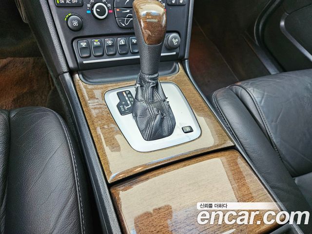 Volvo XC90 2011 — photo 10
