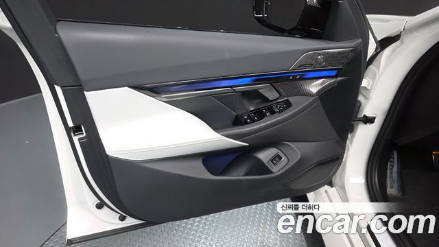 BMW M5 2025 — photo 14