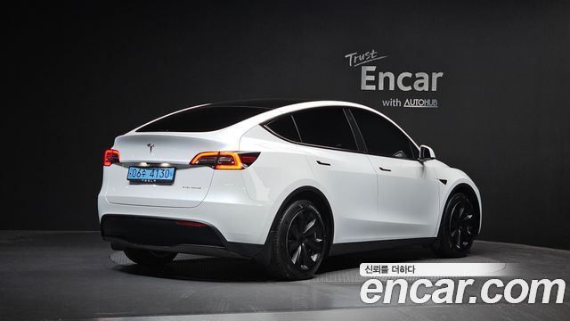 Tesla Model Y 2021 — photo 2