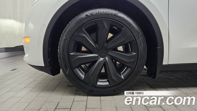 Tesla Model Y 2021 — photo 5