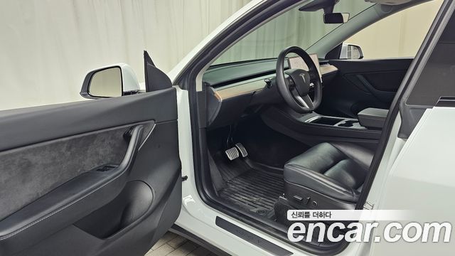 Tesla Model Y 2021 — photo 13