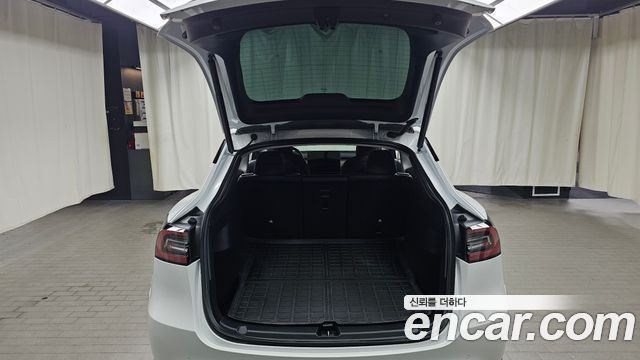 Tesla Model Y 2021 — photo 25