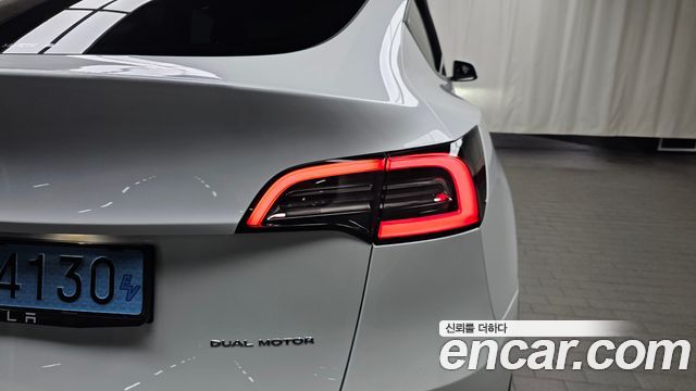 Tesla Model Y 2021 — photo 9