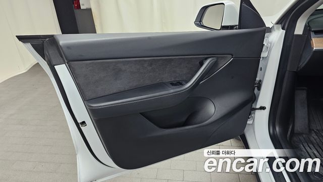 Tesla Model Y 2021 — photo 14