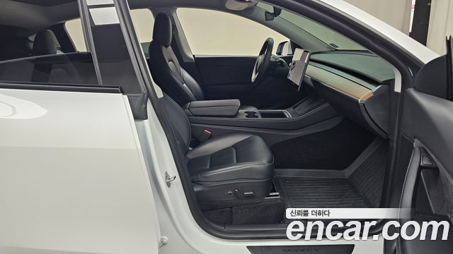 Tesla Model Y 2021 — photo 16