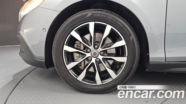 Volvo V40 2019 — photo 5