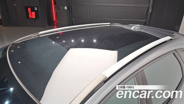 Volvo V40 2019 — photo 32