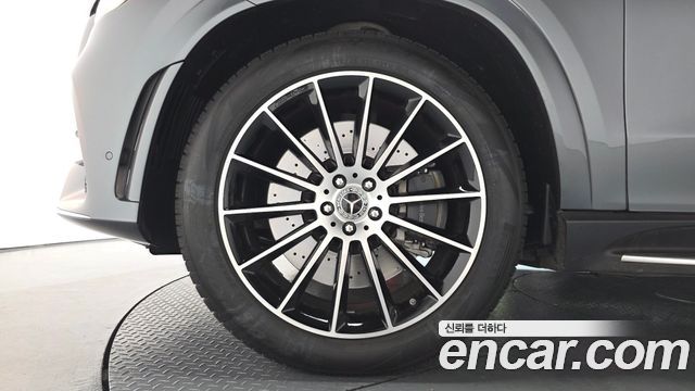 Mercedes-Benz GLE-Class 2023 — photo 5