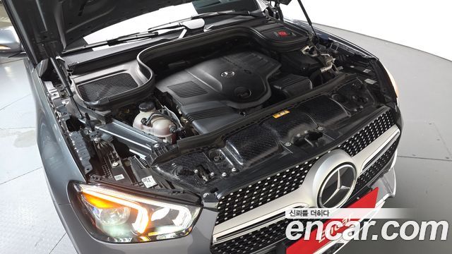 Mercedes-Benz GLE-Class 2023 — photo 6