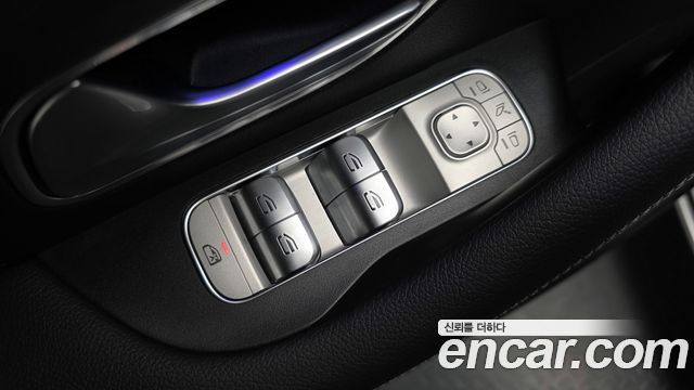 Mercedes-Benz GLE-Class 2023 — photo 28