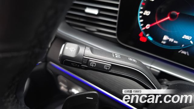 Mercedes-Benz GLE-Class 2023 — photo 30